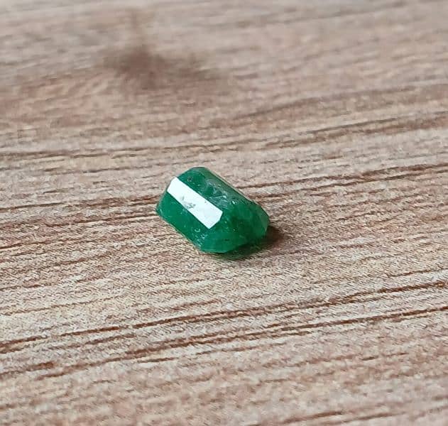 1.50 Carats Original Swat Emerald 1