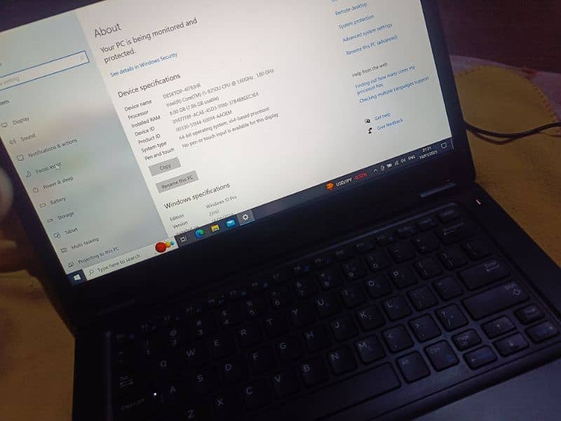 Dell Core i5. . . 8th generation laptop 6