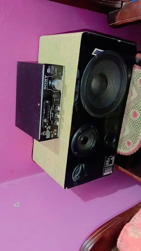 amplifier and  speaker 0