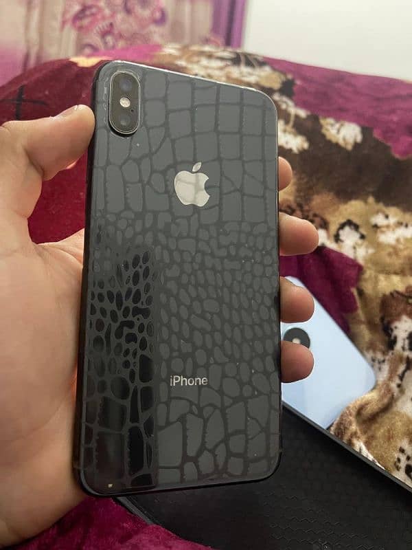 iphone xs max 4