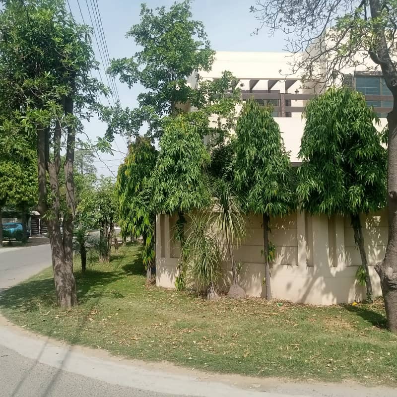 22 Marla Corner with 60 feet road House Is Available For Sale In Sui Gas Housing Society Phase 1 Block E Lahore 2