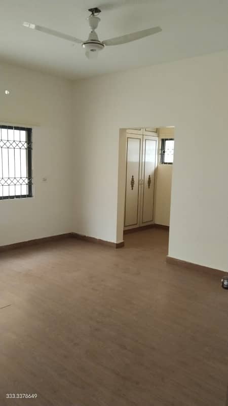 Clifton Commercial Use 600 Yards Bungalow For Rent Prime Location 9