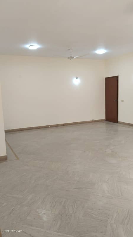 Clifton Commercial Use 600 Yards Bungalow For Rent Prime Location 12