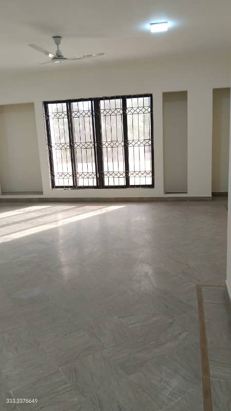 Clifton Commercial Use 600 Yards Bungalow For Rent Prime Location 17