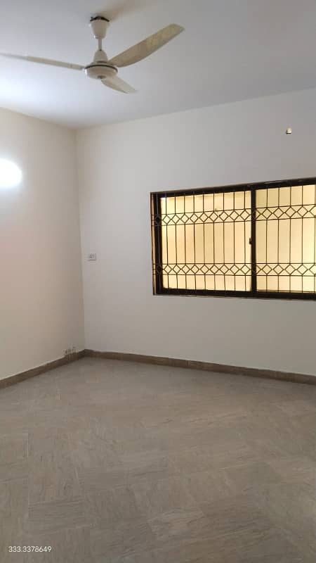 Clifton Commercial Use 600 Yards Bungalow For Rent Prime Location 23