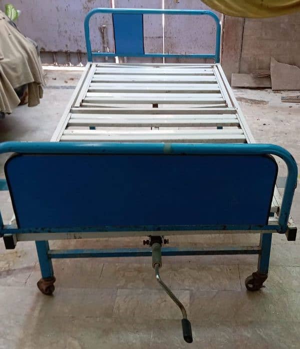 patient bed 0