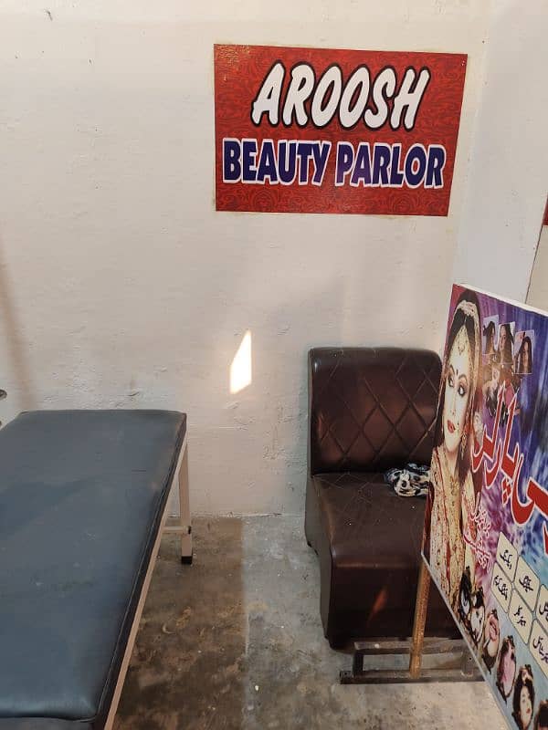 beauty saloon for sell urgent 6