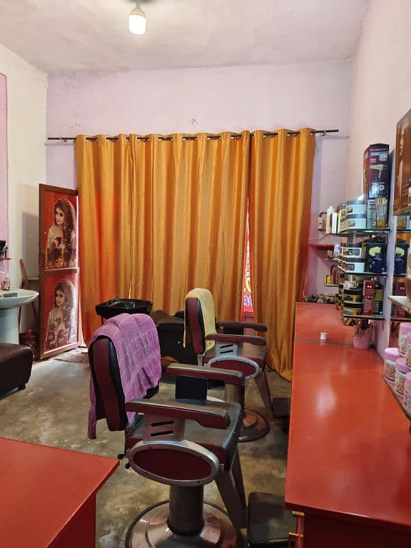 beauty saloon for sell urgent 11