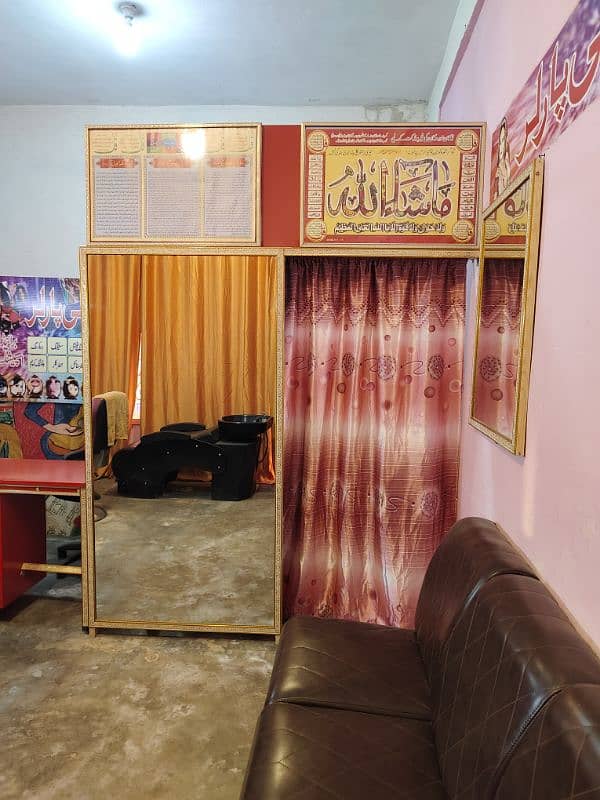 beauty saloon for sell urgent 13