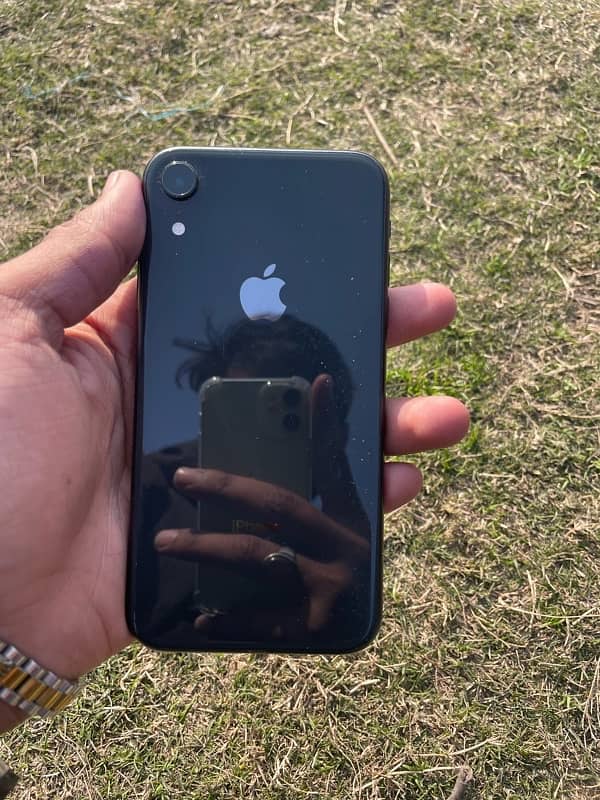 iPhone XR - Excellent Condition, water pack, airtight, Great Price! 0