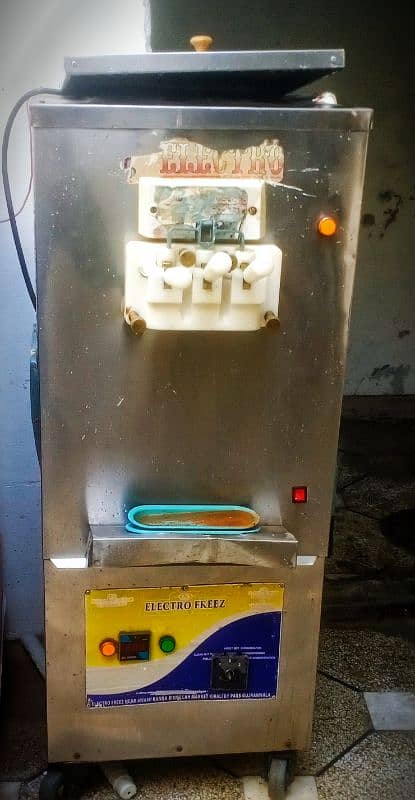 ice cream machine good condition 0