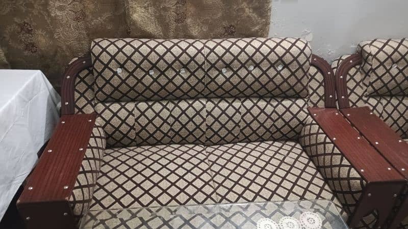 Like new sofa set 1