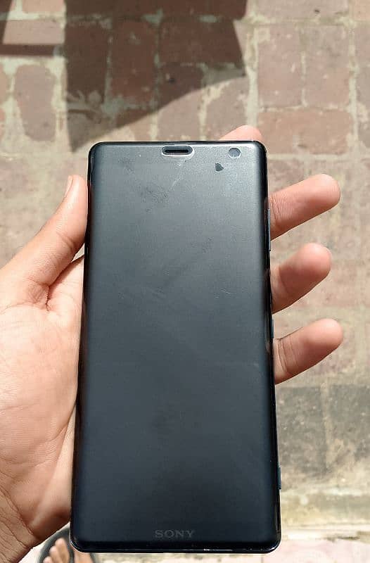 Sony xperia xz3 1