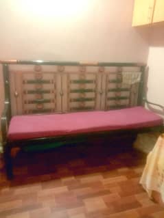 3 seater iron setty/sofa