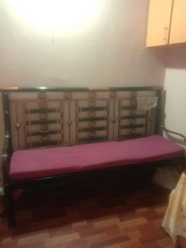 3 seater iron setty/sofa 2