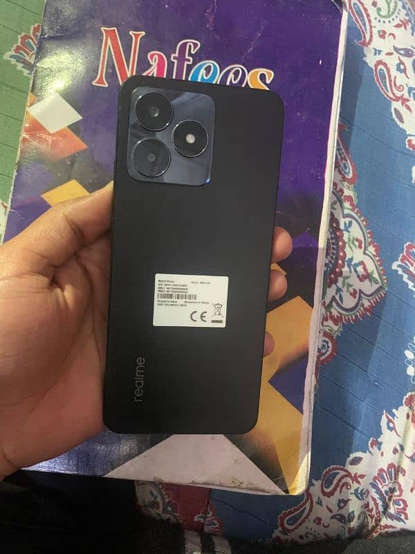 urgent sale realme c53 6/128 ha 4