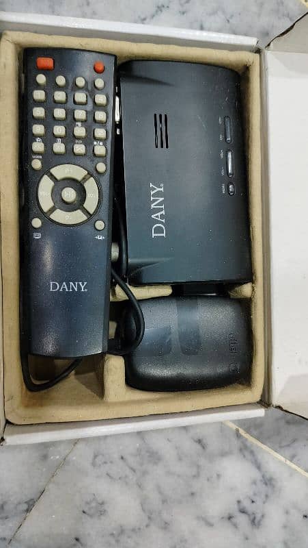 Dany LCD device HD 550 condition 10/10 call only 0302-706-4352 1