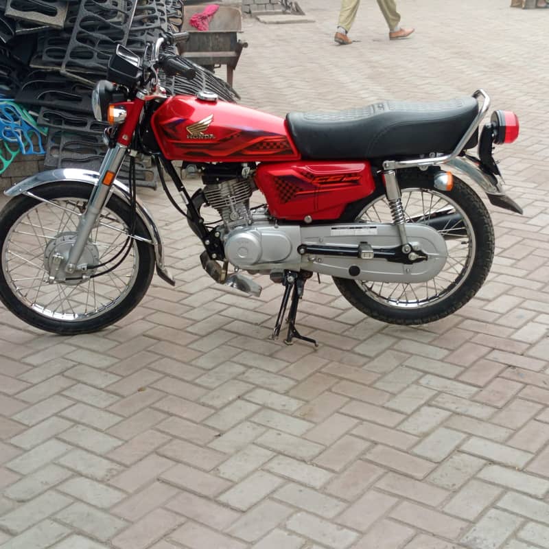 Honda CG 125 2024 3