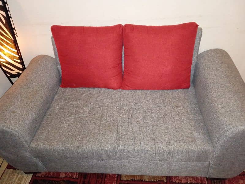 2 seater sofa in a very good condition. 2