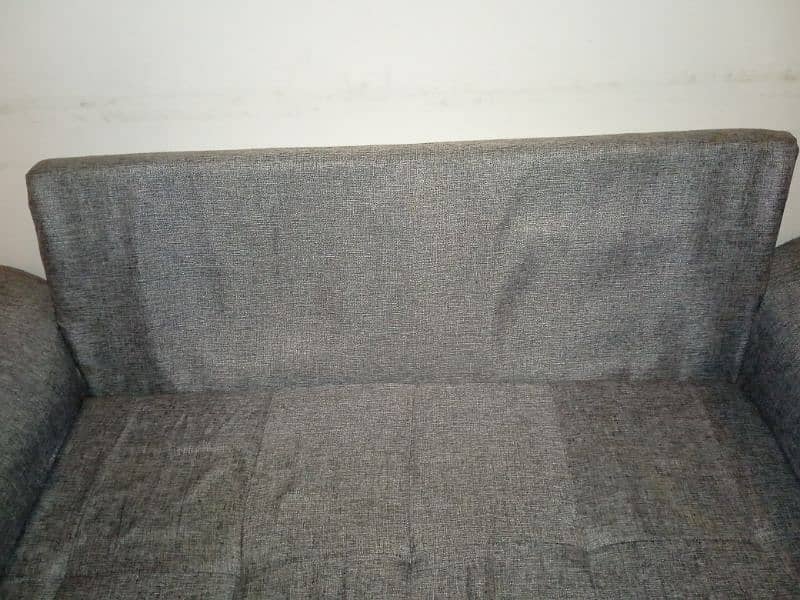 2 seater sofa in a very good condition. 3