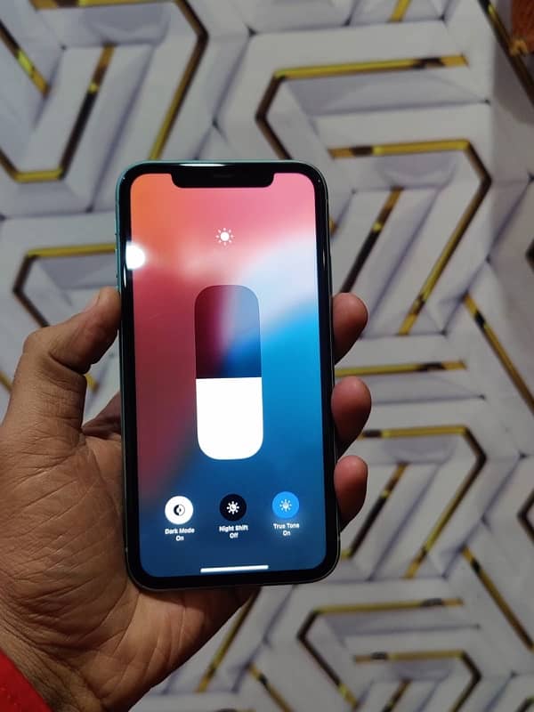 iphone 11 64gb box sath hai all ok factory unlock 1