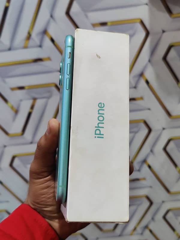 iphone 11 64gb box sath hai all ok factory unlock 4