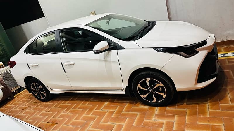 Toyota Yaris 2024 4