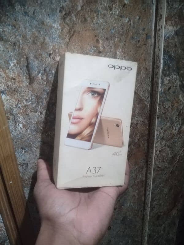 Oppo A37 2Gb 16Gb 1