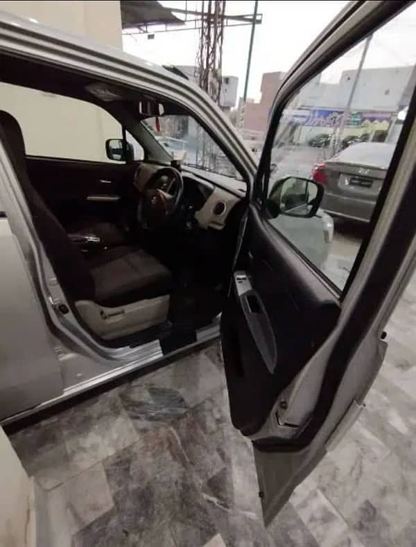 Suzuki Wagon R 2019 3