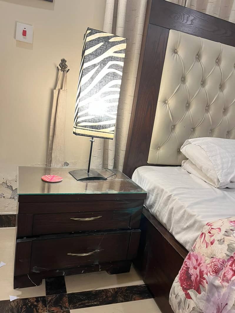 Grand King Size Bed for sale 1