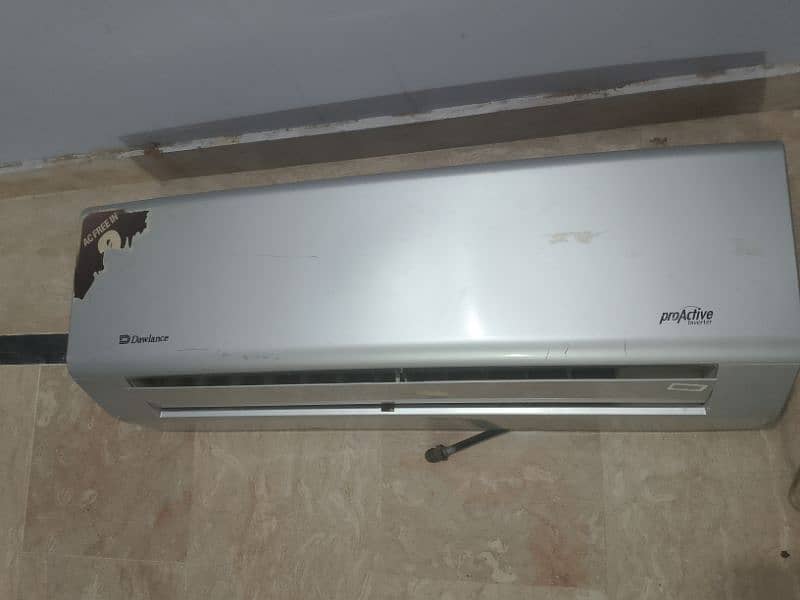 dawlance split invertor A. C, good conditioned, working 1