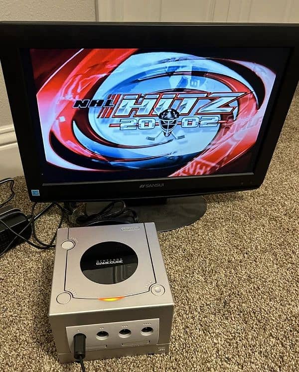 Silver Nintendo Gamecube 1