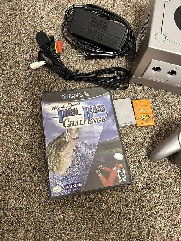 Silver Nintendo Gamecube 5