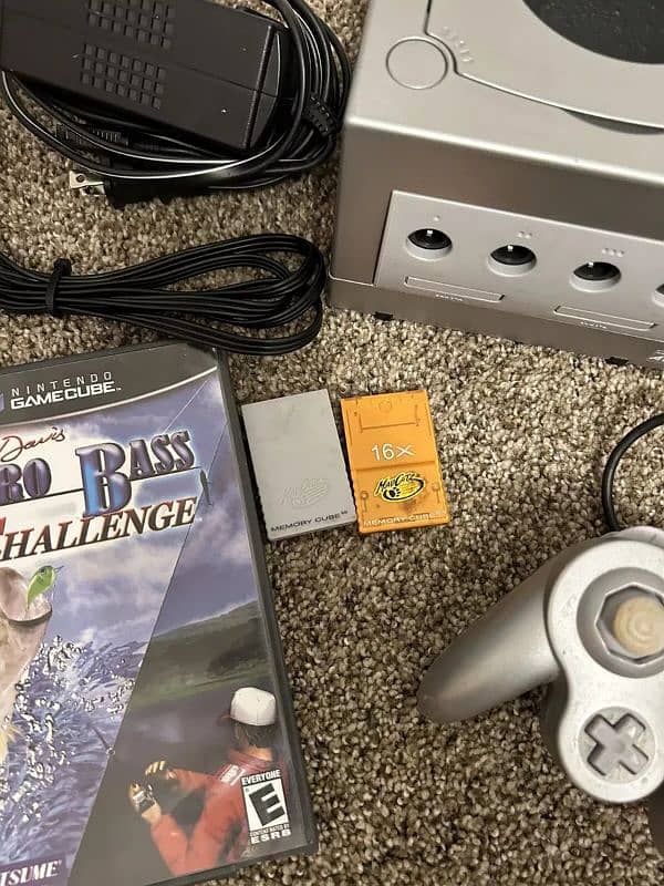 Silver Nintendo Gamecube 7