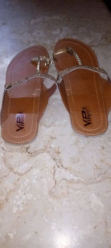 not ce women slipper and very nice slippers grunte 3 month done mamuu 1