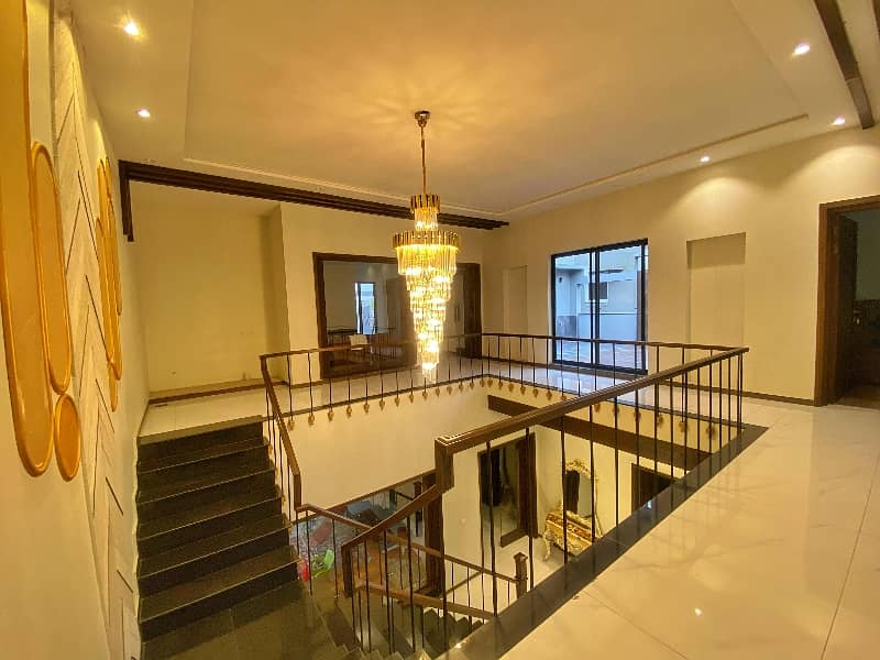 01 Kanal Luxury & Beautiful House Available For Sale On Investor Rate 5