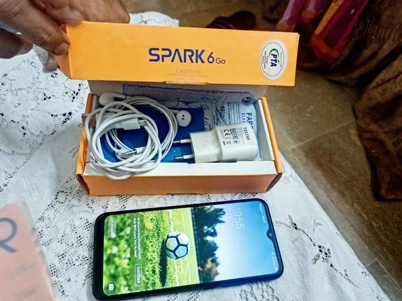 Tecno spark 6 go 8