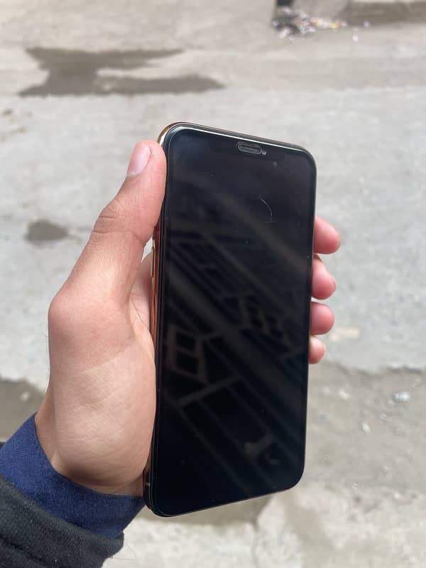 iphone 11 pro 4