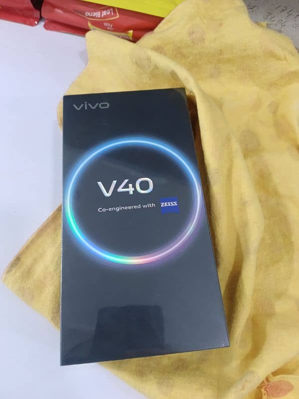 vivo v40 4