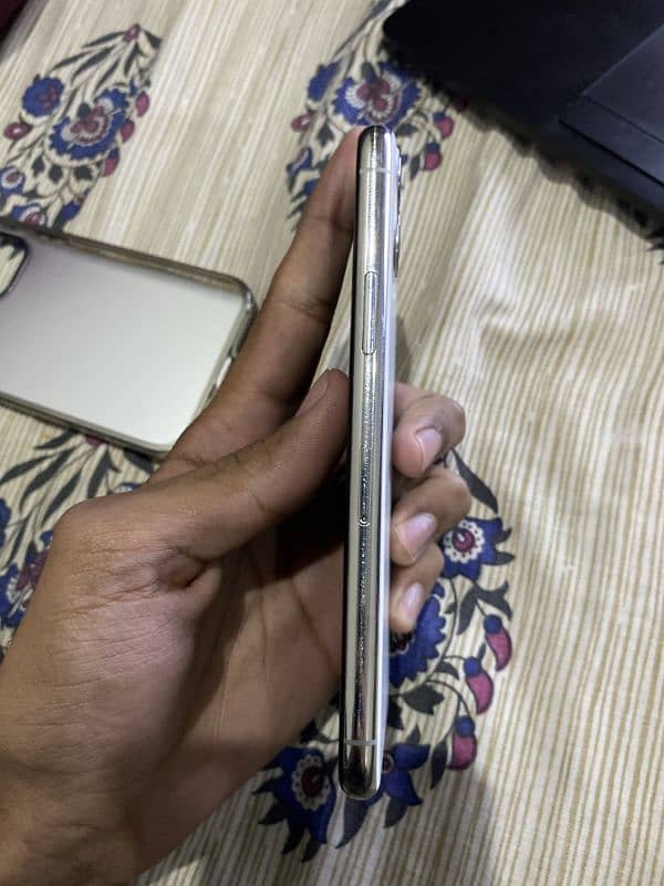 Iphone 11 Pro urgent sell 5