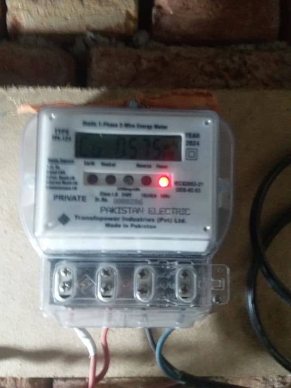 electronic sub meter digital new condition markt price 7000 h 3000lele 0