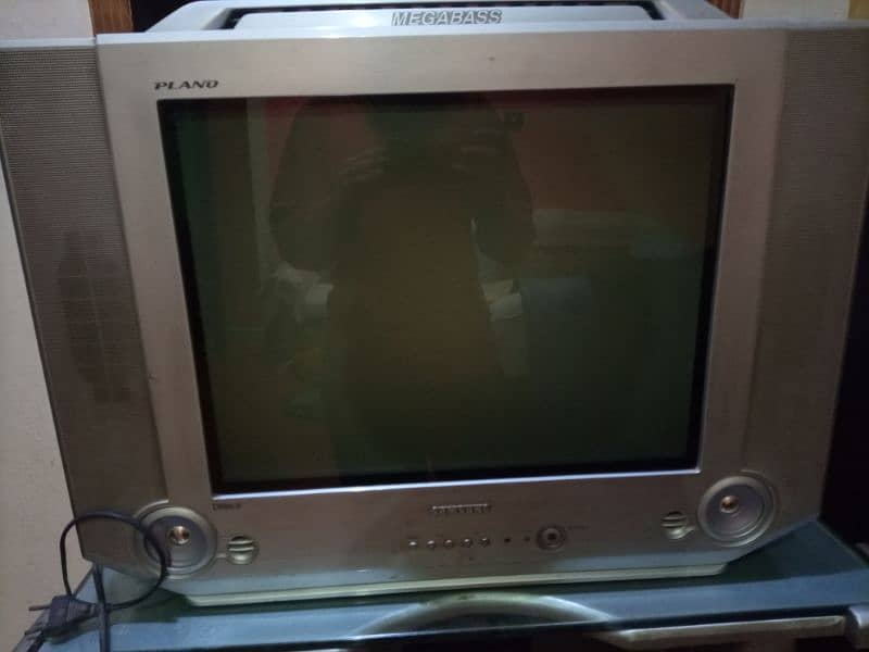 Samsung Tv with Glass TV Trolley 0