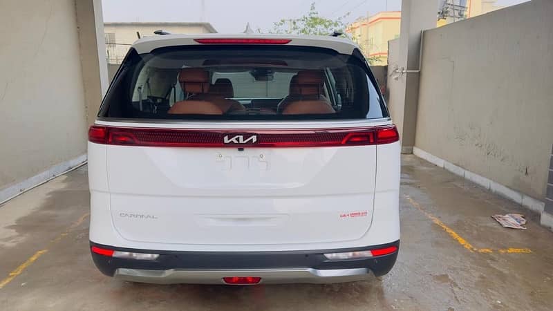 KIA Grand Carnival 2023 1