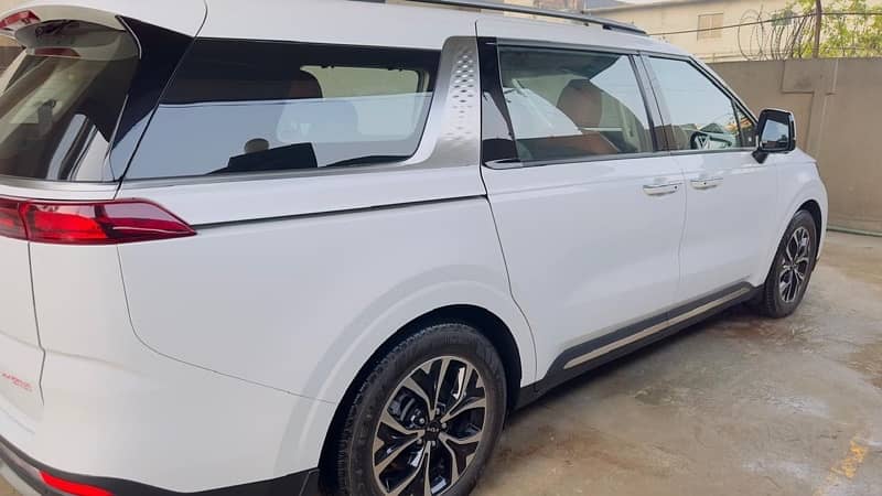 KIA Grand Carnival 2023 8