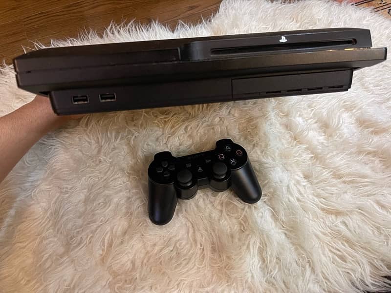 PLAYSTATION 3 with wireless controller & cables 7