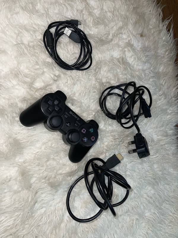 PLAYSTATION 3 with wireless controller & cables 9