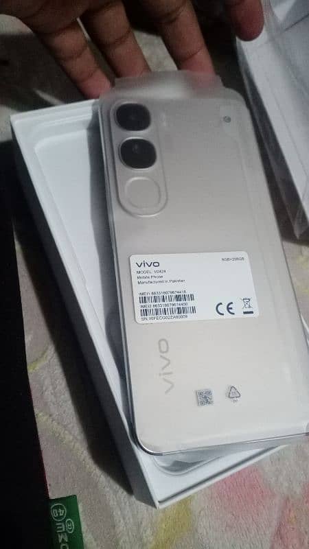 vivo Y200 4