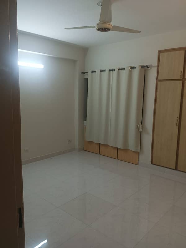 PHA C-Type Ground Floor Flat For Rent G-11/4 11