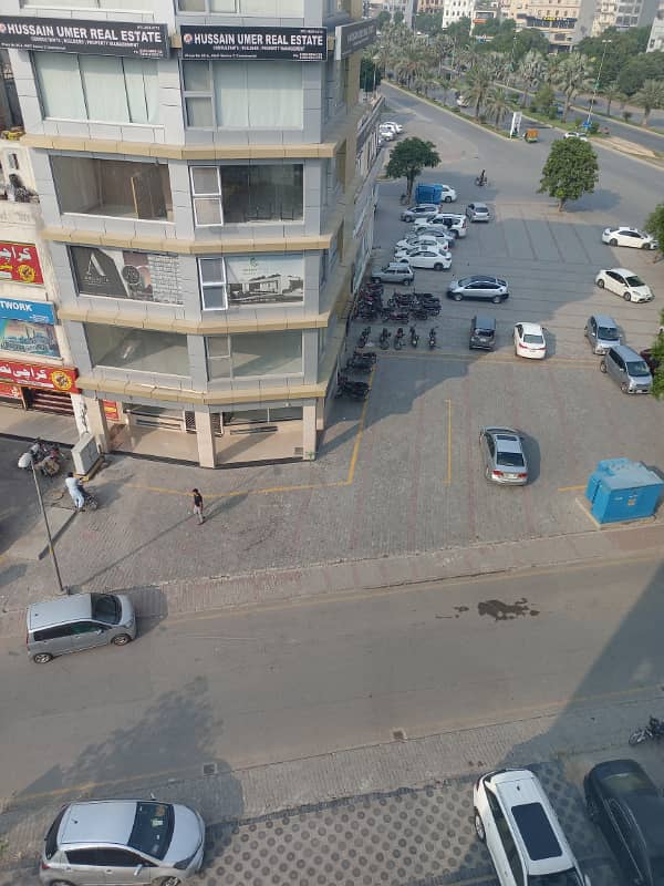 Invest In Luxury 65 Lac Flat For Sale In Sector E, Bahria Town 10