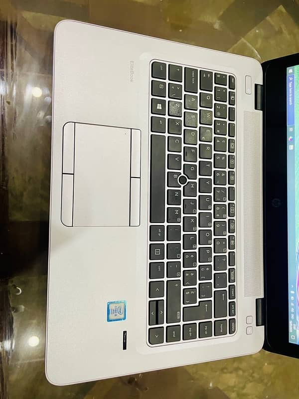 HP Laptop 8